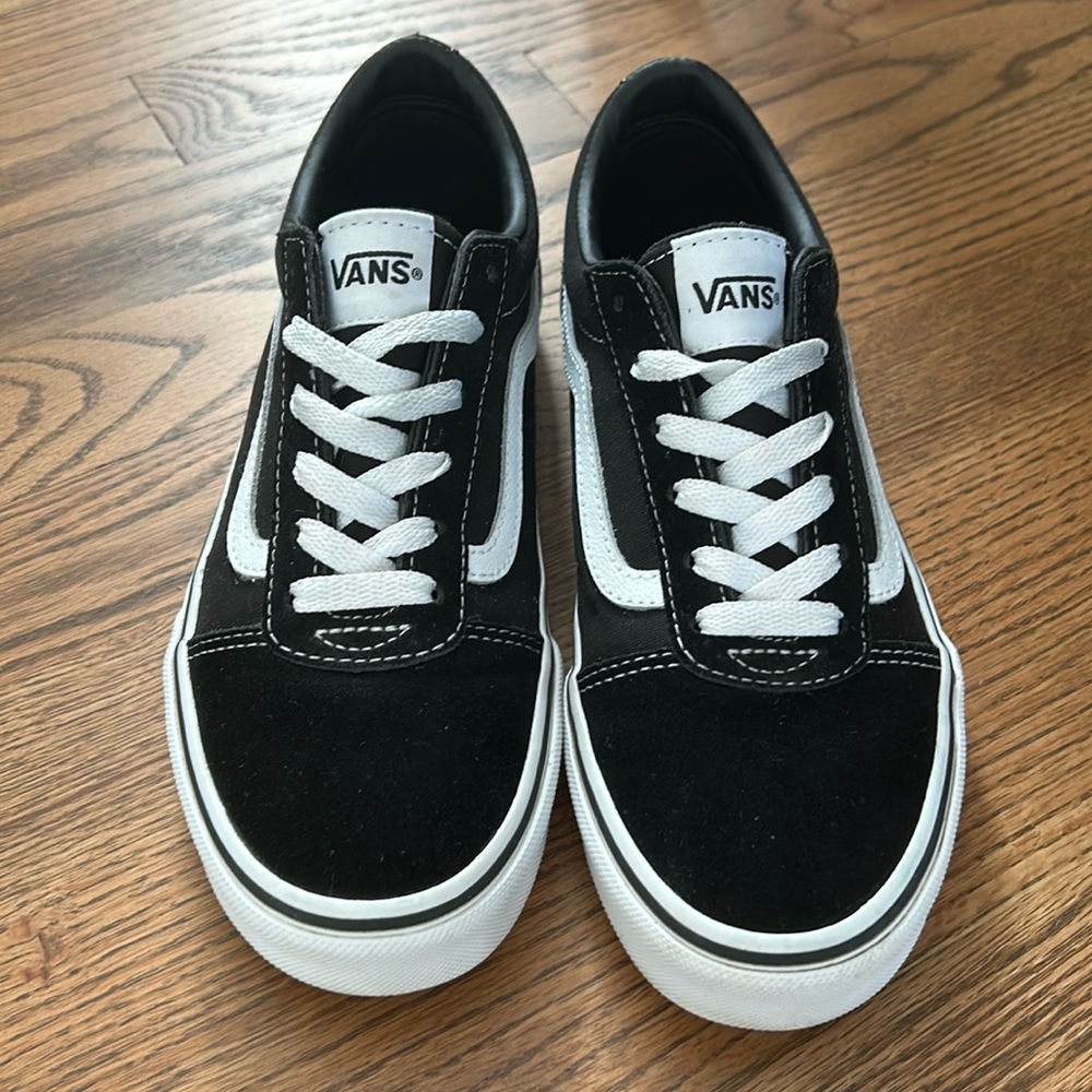 Vans Women's/Youth Ward Sneaker